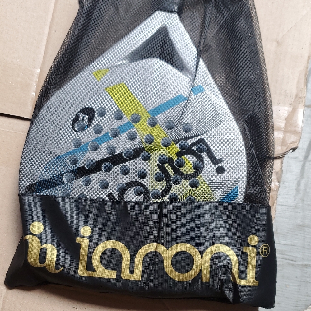Iaroni Paddle Racket with Cover